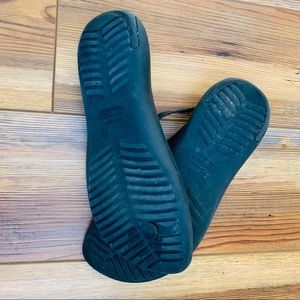 CROCS Shoes - Black Crocs Serena Flip Flop Sandal Size 7 CROCS Shoes - Black Crocs Serena Flip Flop Sandal Size 7